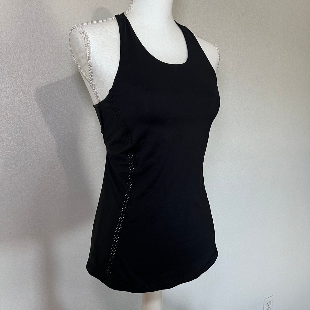 Lululemon Size 4 Black Hit It Tank‎ Top with Built-in Bra and Laser Cut Details